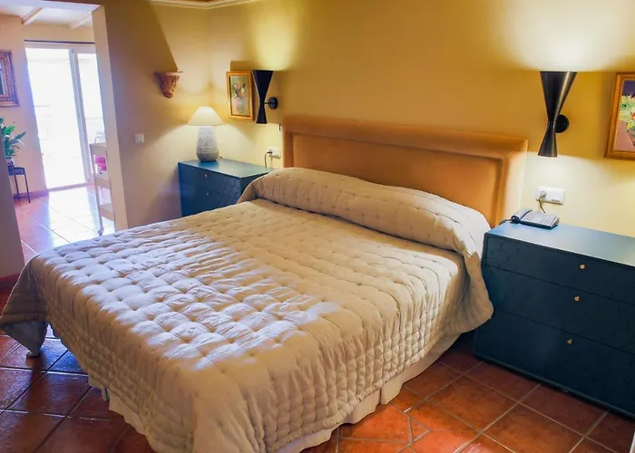 Hotel Carabeo